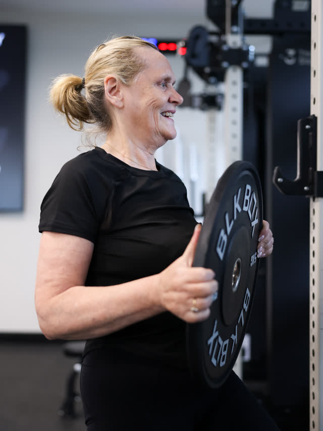 A member laughing mid plate carry
